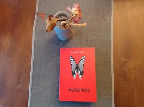 Tapa libro Monstruos - Mediateca final