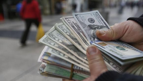 Dolares