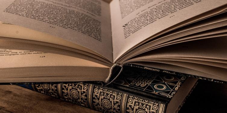 literature-3327172_1920