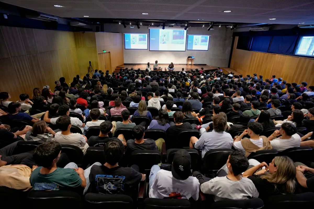 e8a2ed0d-dfec-4d78-94b7-91e476563295