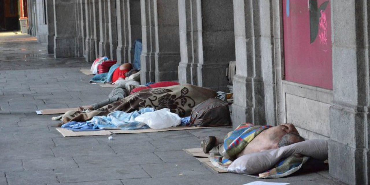 gente-durmiendo-en-la-calle-
