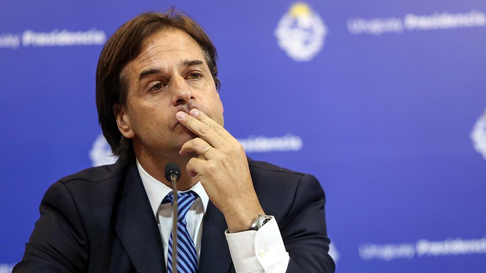 Cae aprobacion Lacalle Pou