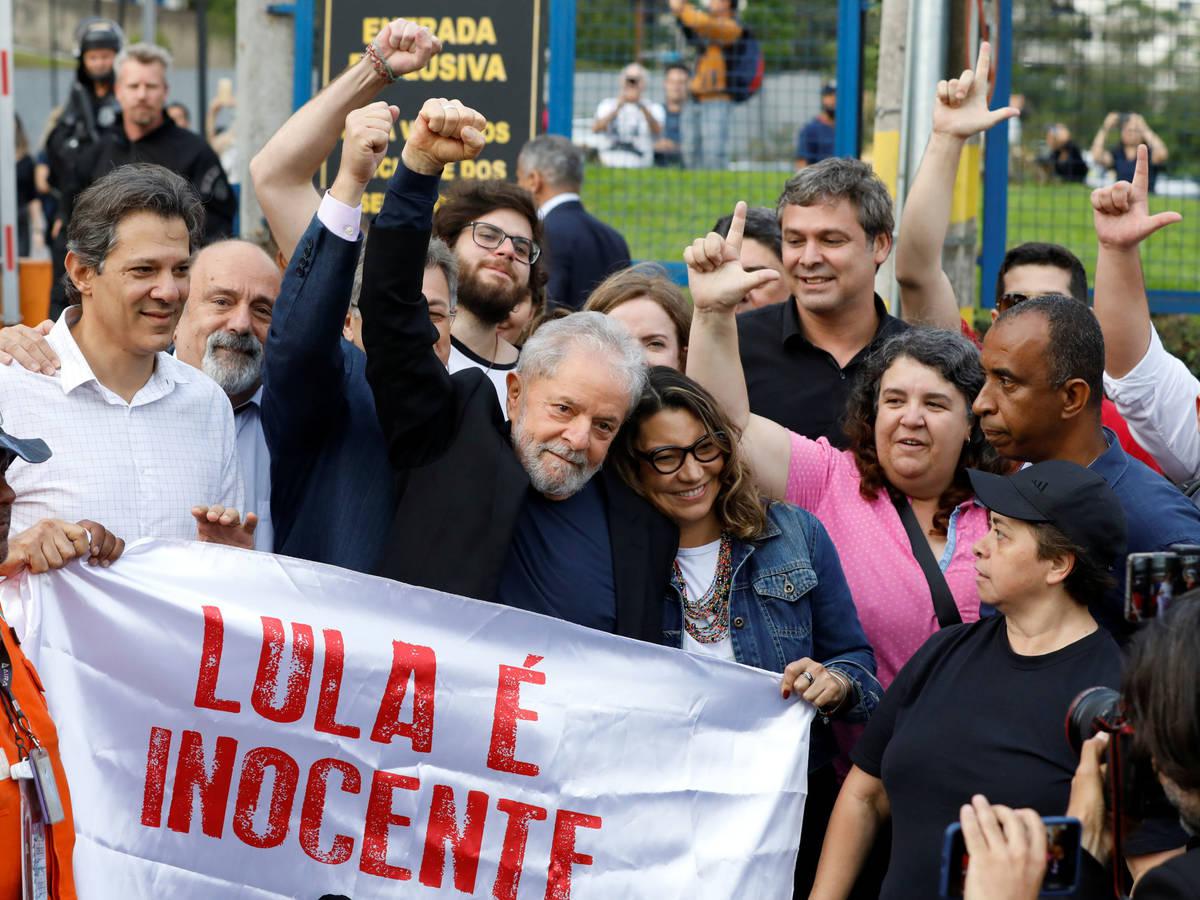 lula-sale-de-la-carcel-un-ano-y-siete-meses-despues