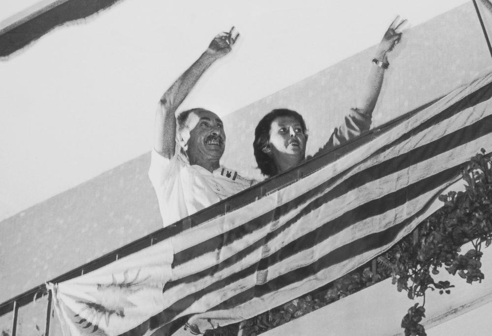 LS 033 Con una de sus hijas