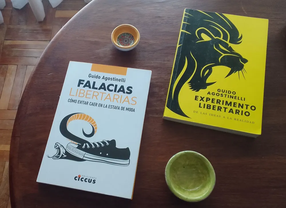 Tapas dos libros de Agostinelli