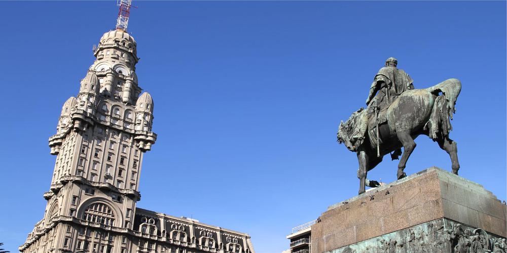 10-monumentos-y-esculturas-en-Montevideo-con-valor-histórico-y-arquitectónicos